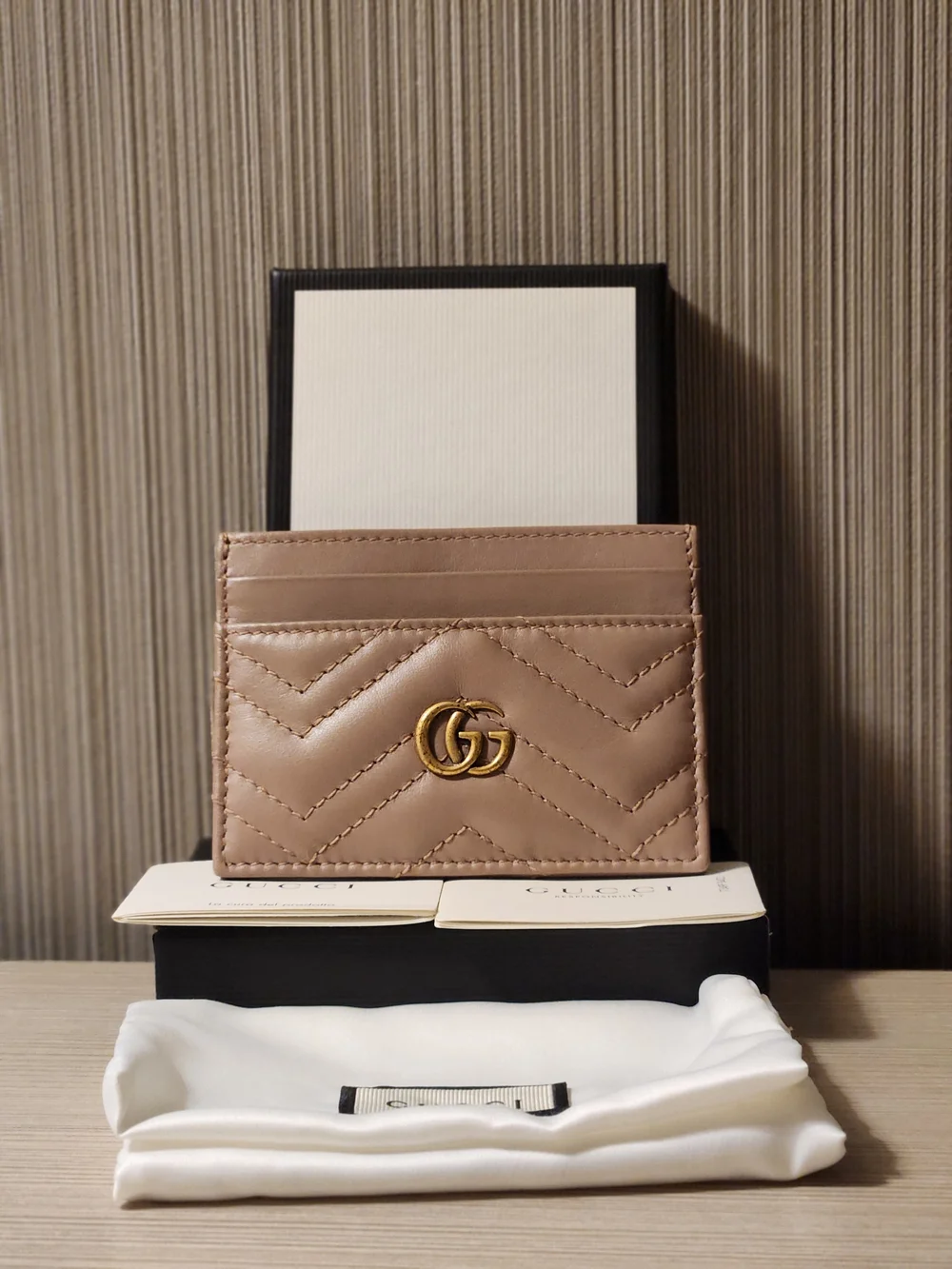 Gucci GG Marmont Card Case With Dustpouch, Papers & Box